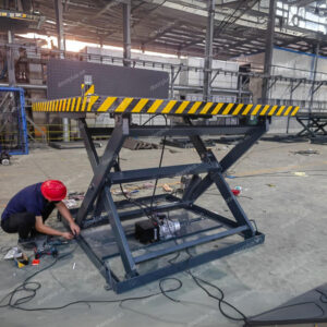 ban-nang-thuy-luc-hydraulic-scissor-lift-loading-dock-door-plus-nguyen-phat-5