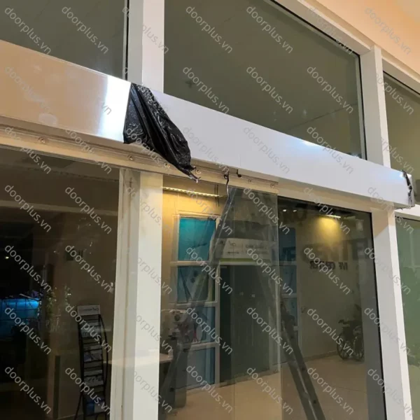 cua-truot-tu-dong-nguyen-phat-door-plus